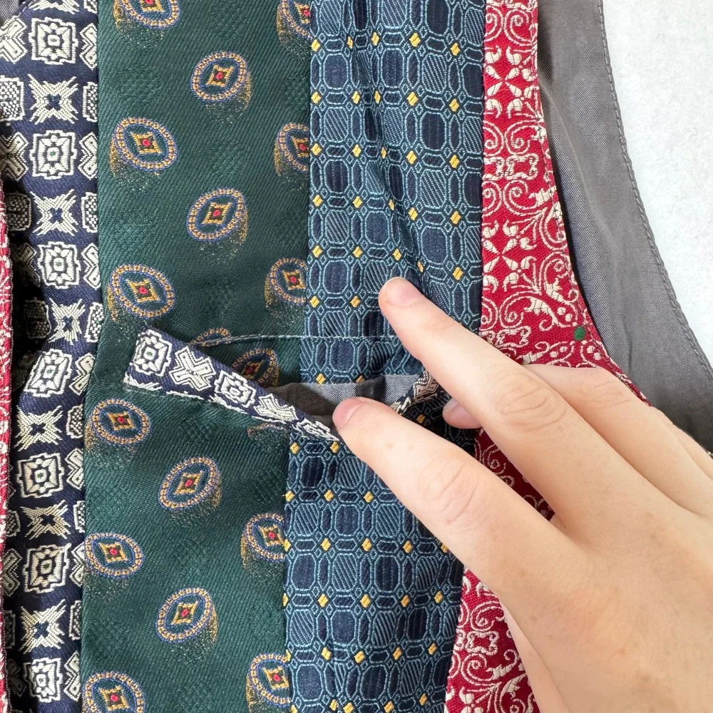 GAP Vintage 90s Patchwork‎ Upcycled Tie Vest Eclectic Multi-Color CA 17897 - Picture 3 of 4
